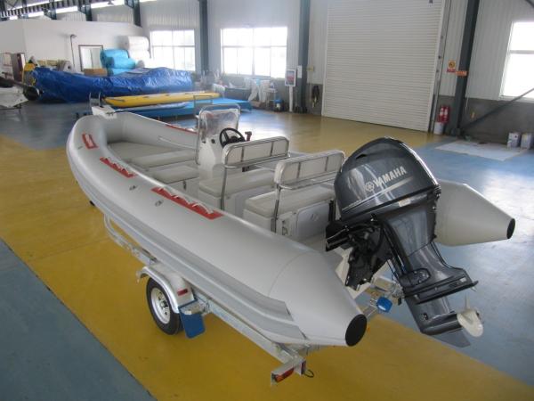 Adhesive Structure Inflatable Fishing Boats Multi Function 540cm For Water Sightseeing