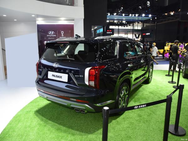 2023 Hyundai Palisade GLS 3.5L 5-Door 7-Seat SUV with Automatic Four-Wheel Drive