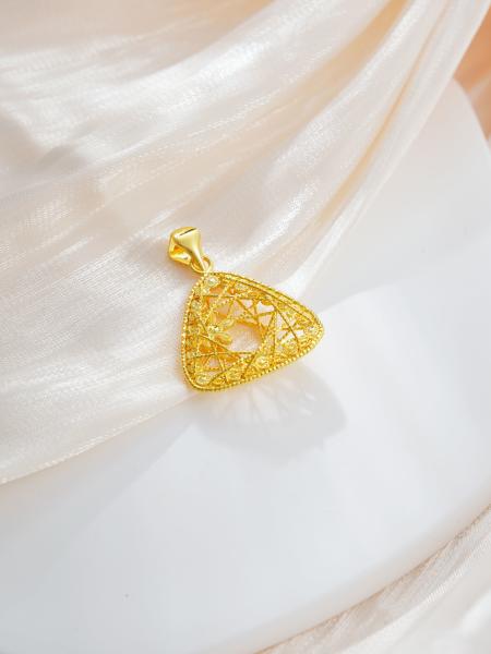 Stunning and Sophisticated Carat Gold Ornaments for Everyday Wear