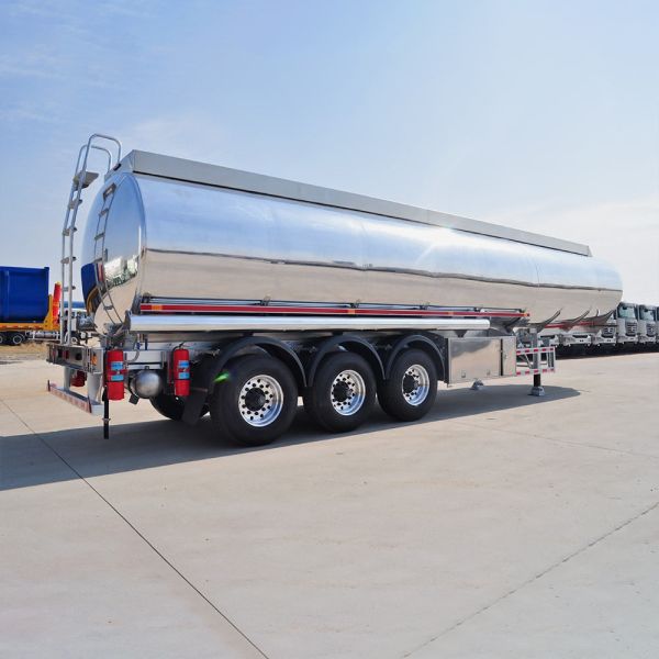 Tout neuf 3 axes 45.000 litres système de freinage à double freinage à air de ligne