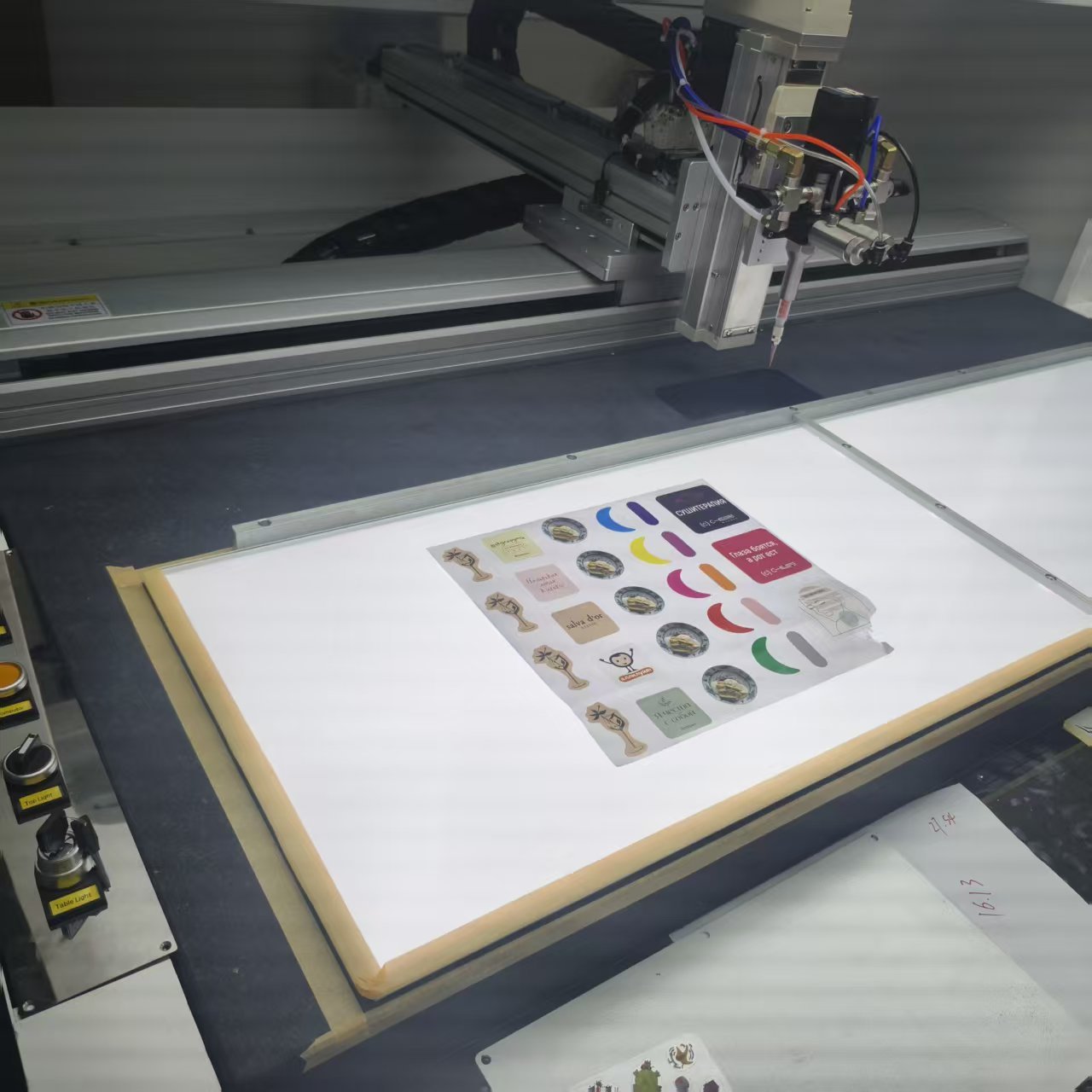 Self-adhesive Sticker Dispensing Machine