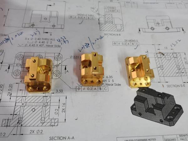 Peças vermelhas do cobre do CNC da tampa da luva do suporte, peças de gerencio de bronze de trituração de bronze da pilha