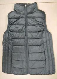 Zipper Closure Mens Light Padded Jacket , No Sleeve Mens Padded Vest