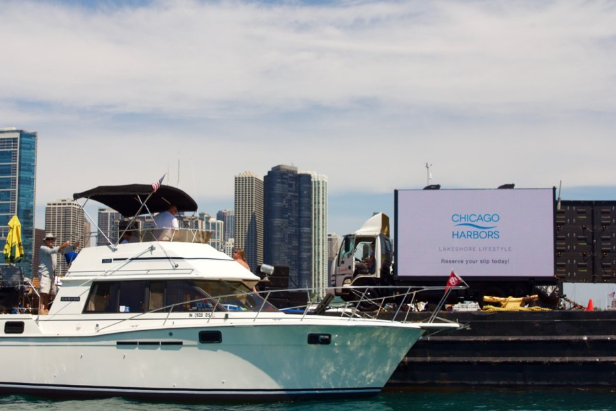 Дисплей напольной рекламы полного цвета SMD P8 передвижной водить тележкой вел афишу