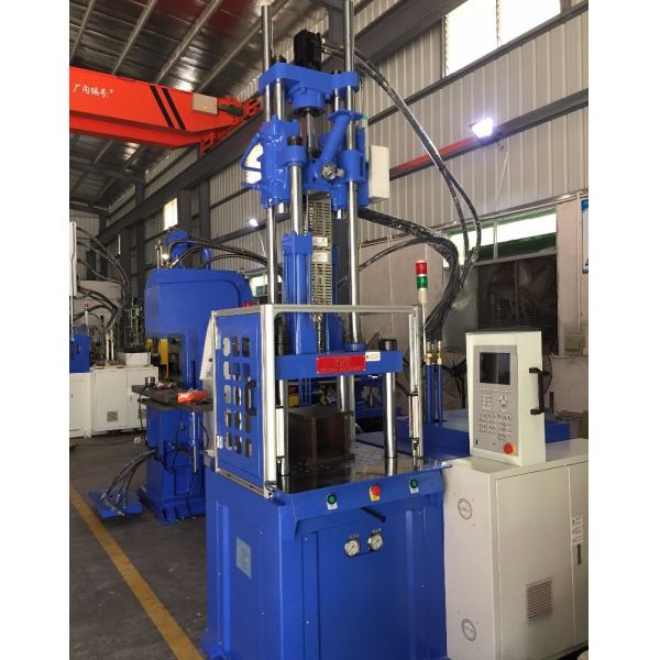 200MM Opening Stroke 55T Hydraulic Vertical Injection Molding Machine With 2 Working Table