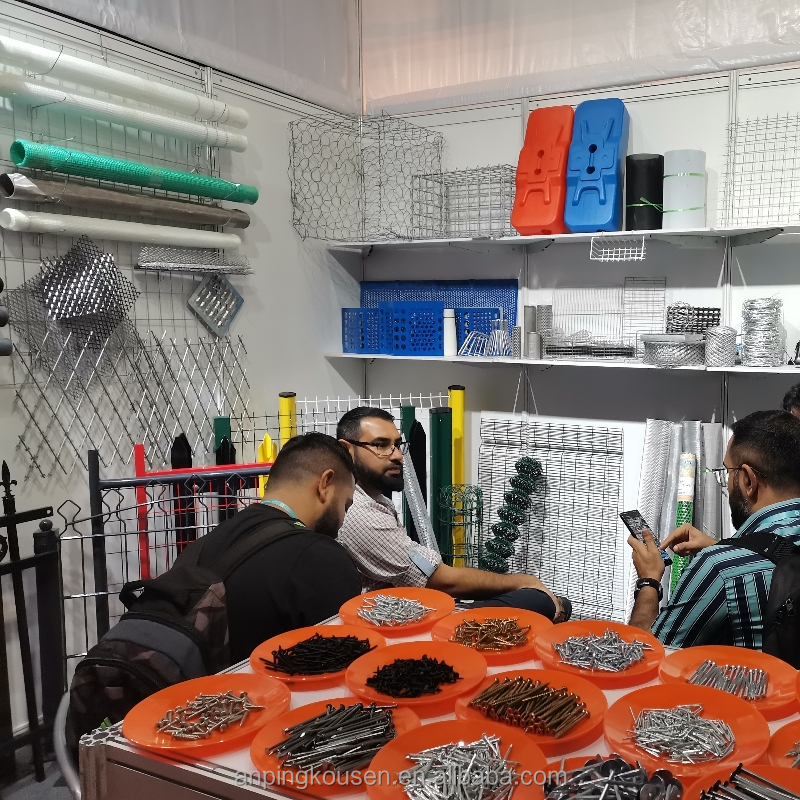 Ограждение с оцинкованной тепловой обработкой вокруг луга для исключения и защиты оленей