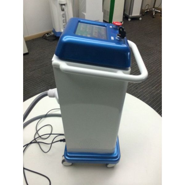 working Laser wavelength 800W Q Switched ND Yag Laser Tattoo Removal Machine