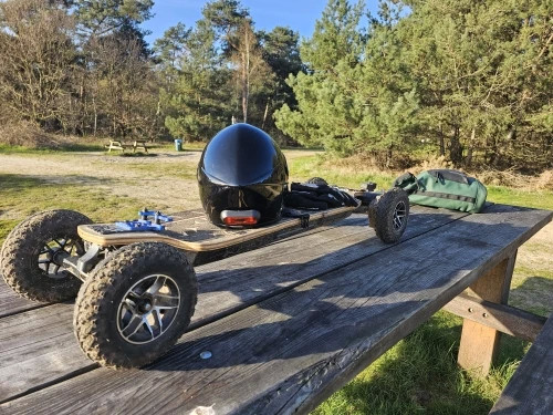 Electric skateboard helmet15 years factory for electric scooter helmet fiber glass material super light