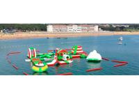 Parc aquatique gonflable géant adapté aux besoins du client d'enfants pour la mer/lac/océan