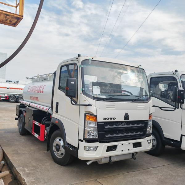 HOWO RHD Fuel Oil Tank Truck 8000 Liters Mobile Refueling Truck 154HP