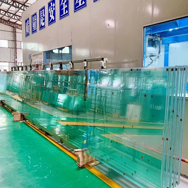 Clear Float Laminated Glass 6mm 8mm 10mm 12mm Laminated Shower Glass PVB Laminated Window Glass For Building / Apartment