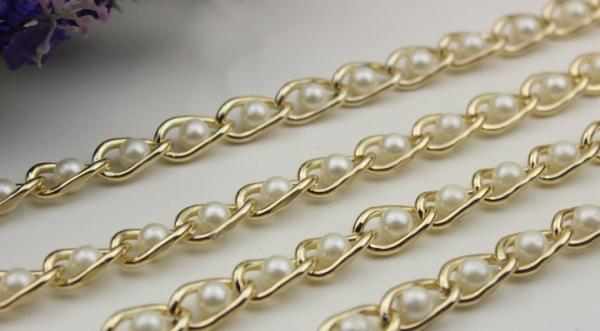 Elegant customized handbag white pearl decorative light gold 11 mm women bag chain