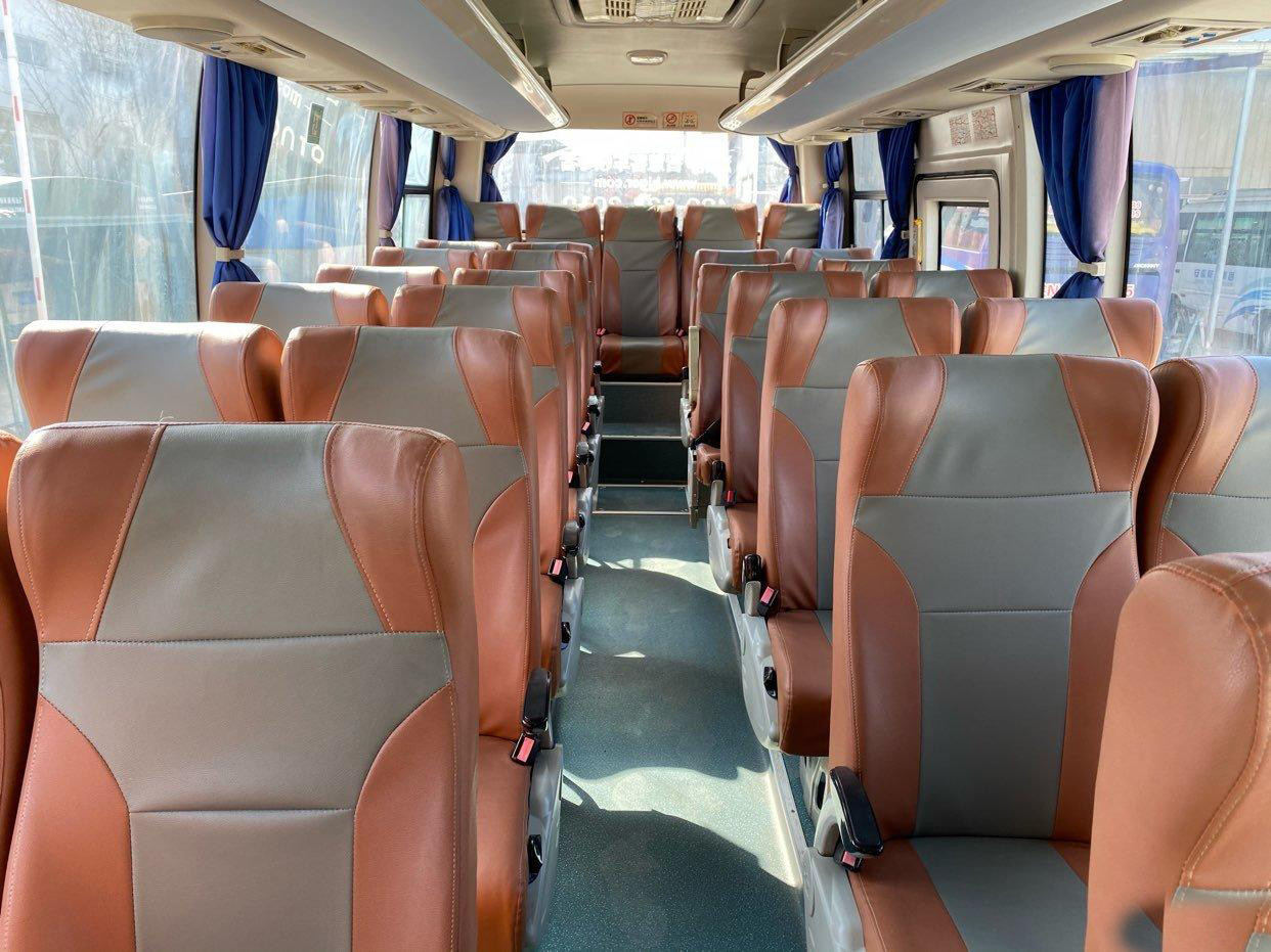 Места двигателя дизеля 32 роскошного автобуса тренера подержанные в хорошем состоянии