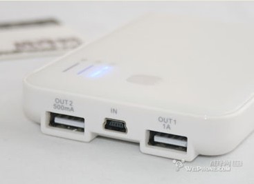 Unique Portable Battery Charger For Iphone With Lithium-polymer Battery And Two USB Ports