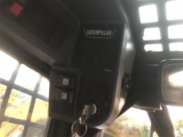 Cat. 226B3 Limpa-estradas de segunda mão com bomba hidráulica original no comércio