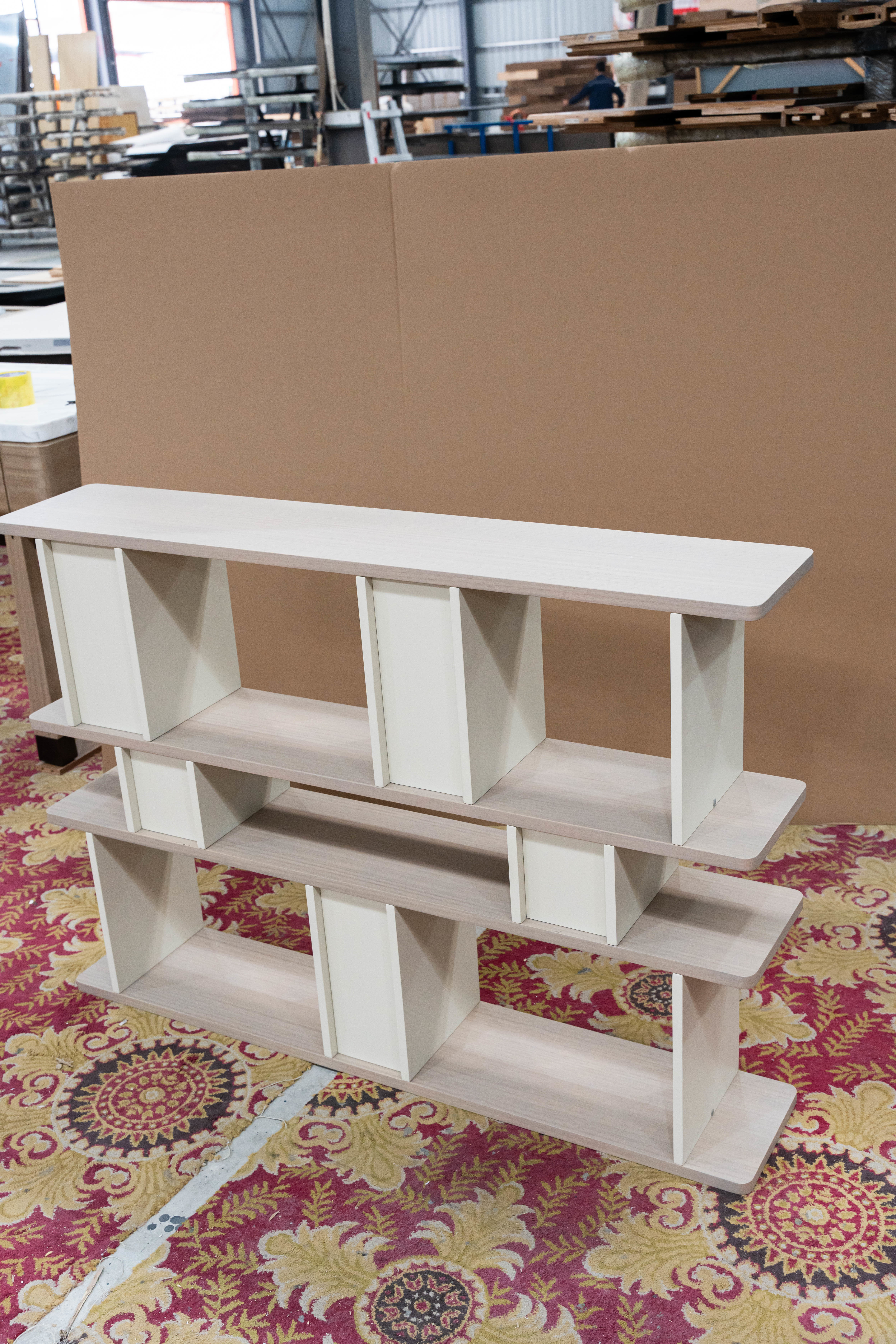 Modern Light Wood Open Display Shelf, Multi‑Tier Freestanding Storage Rack with Cream White Dividers for Living Room & Office