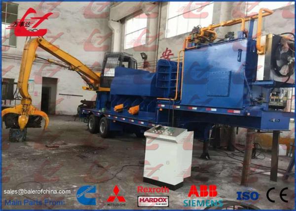 Light Scrap Metal Logger Baler Mobile Bailing Press Machine With Grab and Diesel Engine