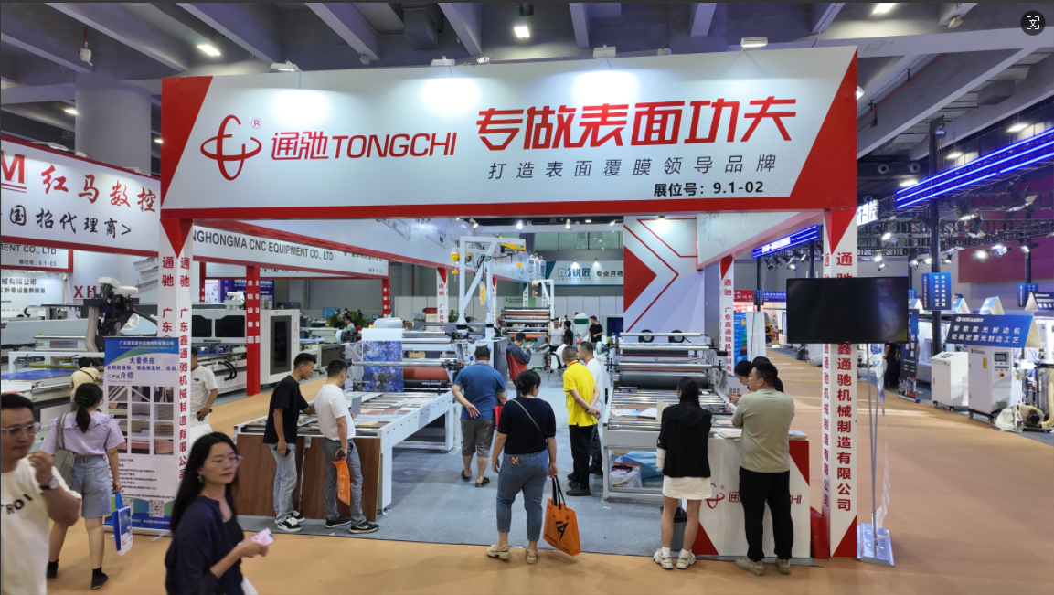 Dual Glue Profile Wrapping Machine (PUR/EVA), Quick Change System for 1350mm MDF WPC SPC Laminating, CE Certificated