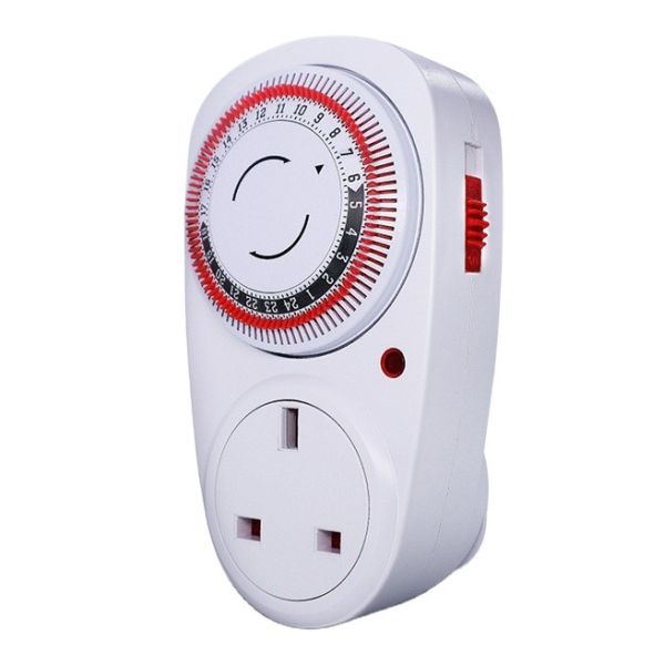 USA mechanical timer 24 hours 3-pin plug socket 230V 16A