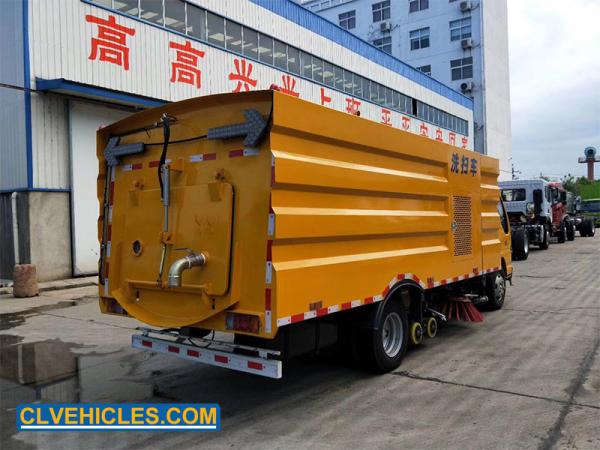 ISUZU N Series Road Washing Truck 130hp 5000L Euro 4 Emission Standard