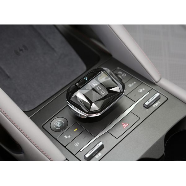 401 km de larga vida de la cuchilla de la batería a la izquierda del volante 2024 BYD Yuan EV Car con diseño de moda y velocidad máxima de 150KM / h