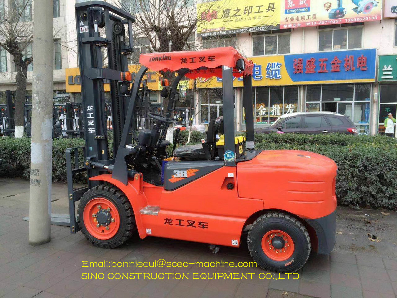 Приведенная в действие дизельная платформа грузоподъемника 3,8 высота 3800мм грузоподъемника ФД38 Макса тонны поднимаясь