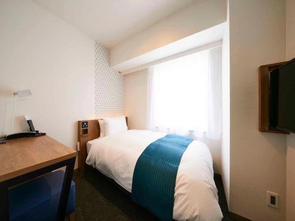New Zealand hotel style apartment small space saving furniture by laminate wood casagoods and leisure sofa with tables
