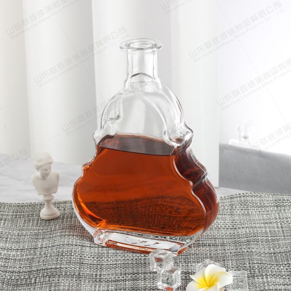 1L Creative Glass Bottle for Alcoholic Beverages Glass Lid Custom Label Transparent