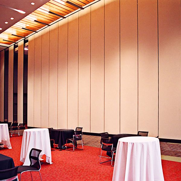 Огонь и звукопоглотительным калиброванные материалом панели тимберса деревянные акустические