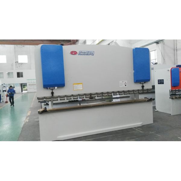 Amada color DA52 High Accuracy 305 Stainless Steel Sheet Metal Press Brake Machine