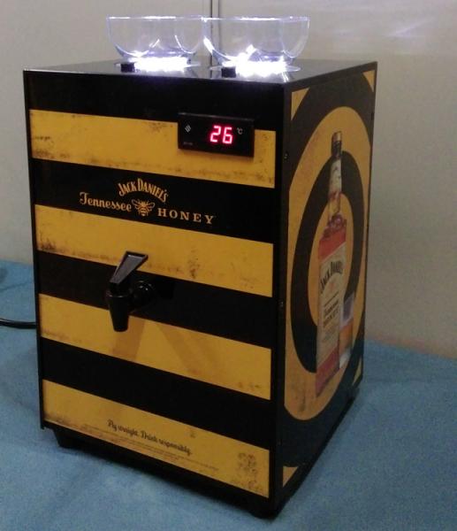 200W Refrigerated Liquor Dispenser With Two Bottle Inner Tank 1800ml