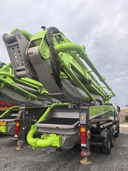 2019 Used Zoomlion 56M Concrete Pump Truck Mercedes Benz Chassis For Sale
