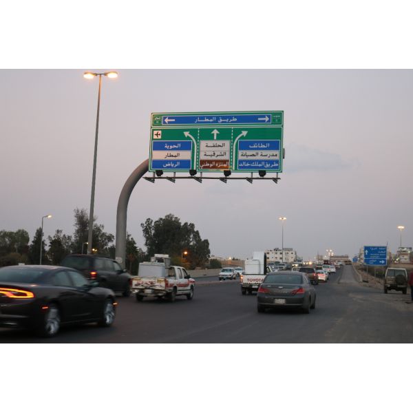 Structural Steel Cantilever Overhead Sign Truss Cantilever Type Highway Support