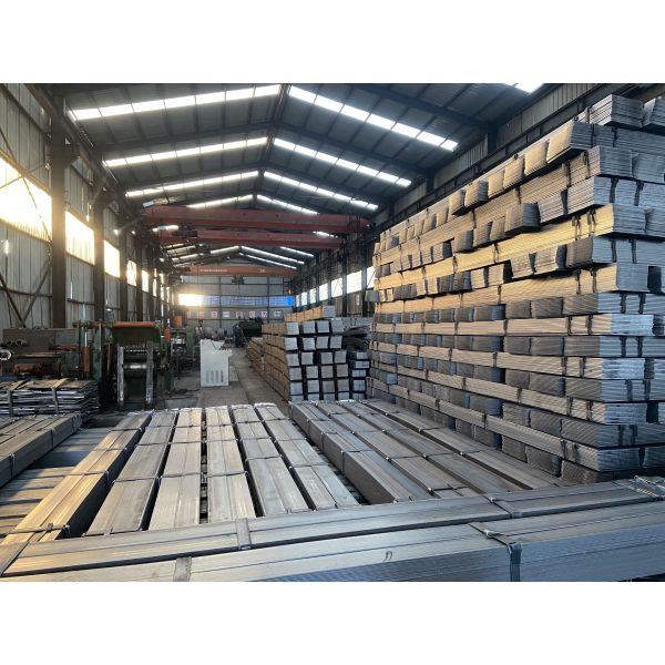 5160 rolled spring steel flat bars and rectangular carbon stainless steel bars for a wide range of applications.