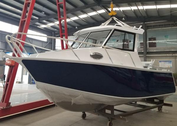 Center Cabin Aluminum Fishing Boats 8m / 26ft Basic length corrosion resistance