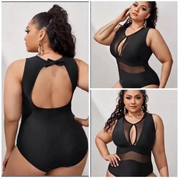 Bikini atractivo negro muy escotado por detrás de los trajes de baño huecos de la extra grande