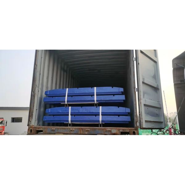 OEM Jaw Crusher Wear Parts Jaw Plate with Advantage of Durability and Wear-resistance