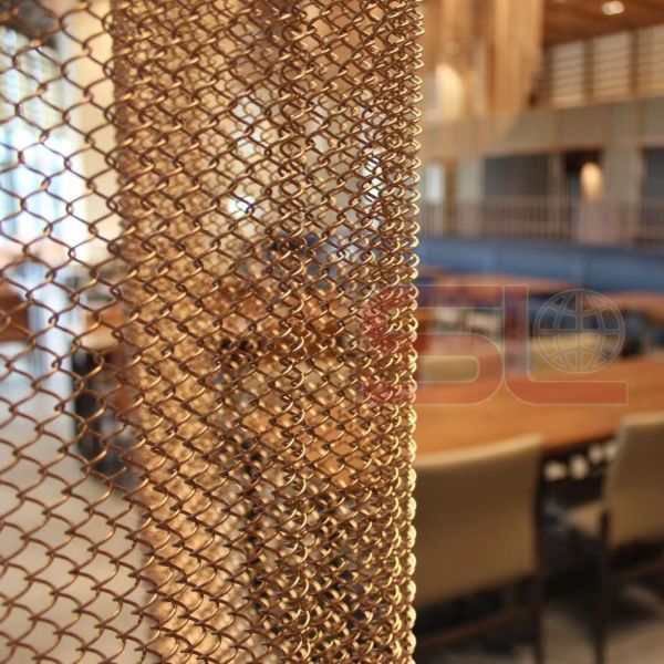 Customized Mesh Chain Link Backdrop Decoration Galvanized Garden Fencing Security Fence Fabric Roll Post