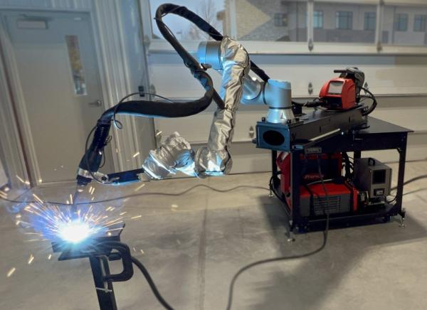 1750mm Arm Reach Collaborative Robot Designed For ISO 14644-1 Class 5 Cleanrooms