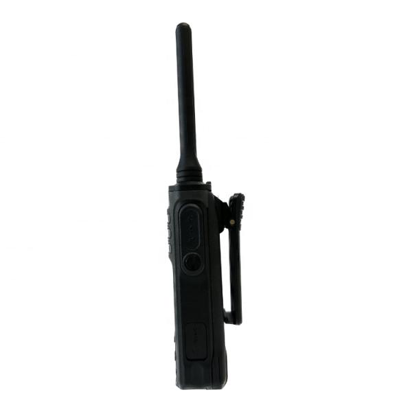 Durée de vie de la batterie de 12 heures et protection contre les poussières IP54 Radios walkie-talkie numériques pour communication
