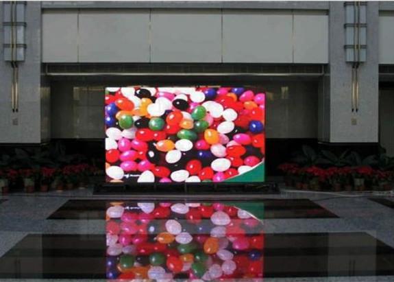 Aluminum Alloy / Steel Giant Advertising LED Screen Media Outdoor DIP P10