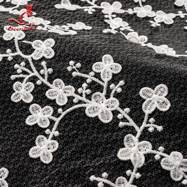 Вышитый 100% полиэстер шнурок Буссы ткани шнурка флористический для платья свадьбы с швейцарской сетью