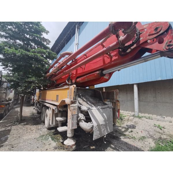 2013 Pompe à béton Putzmeister 53m Couleur orange Amplitude vibrante 2,6 mm Version