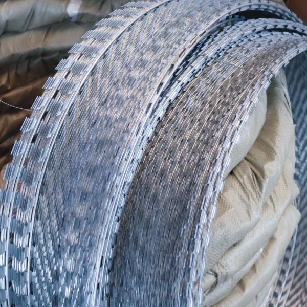 Hot Dipped Galvanized Concertina Razor Wire BTO10 BTO12 For Blade Security Fencing