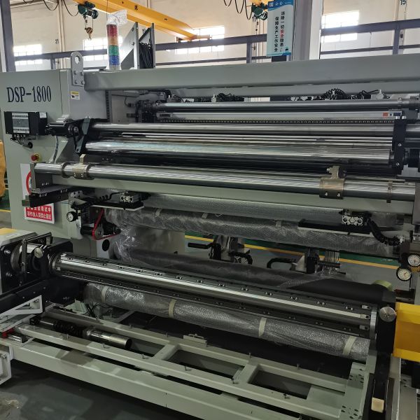 Máquina de retorcer cortes blancos con velocidad de trabajo máxima de 80 mm por minuto