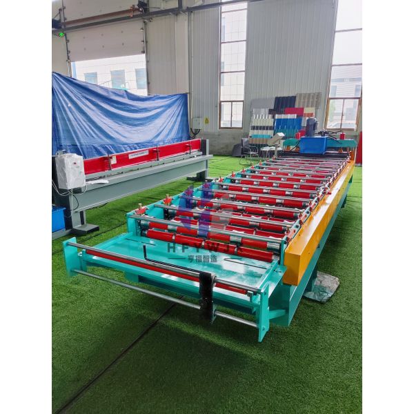 Automatic 1040 Trapezoidal Plate Roll Forming Machine 13 Stations 10-15m/Min Speed And 300H Steel Frame