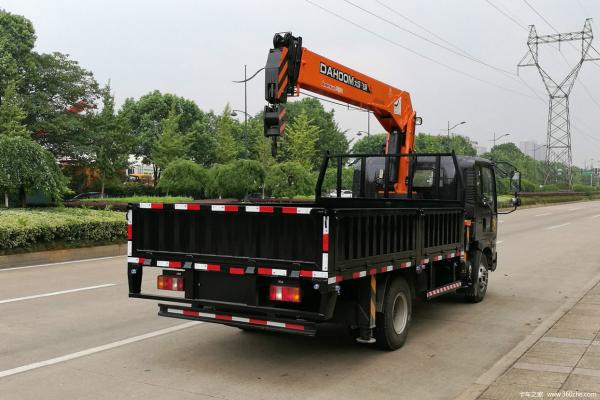 Sinotruk HOWO 4X2 Grue montée sur camion 154 chevaux Euro 3