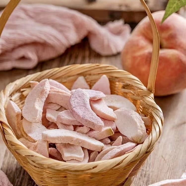 Pink White Color Crispy Freeze Dried Peach Slices Natural Unsweetened Freeze Dried Peach Chips