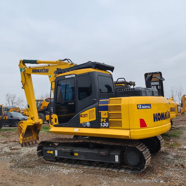 Used Komatsu PC130 Crawler Excavators 13Ton Construction Large Digger Machinery