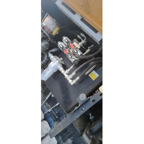 Máquina de pavimentación de uso turboalimentada Sany DTU95C Motor de seis cilindros con enfriamiento por agua